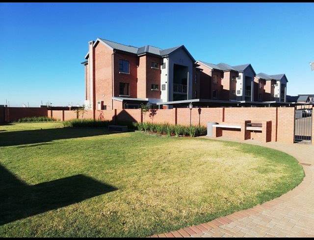 2 BEDROOM PROPERTY TO RENT IN PIERRE VAN RYNEVELD